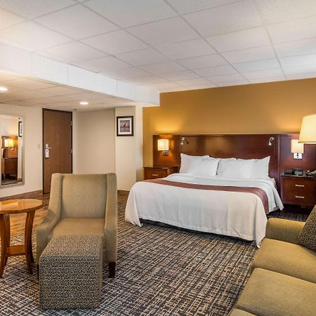 Quality Inn & Suites Virginia Bagian luar foto