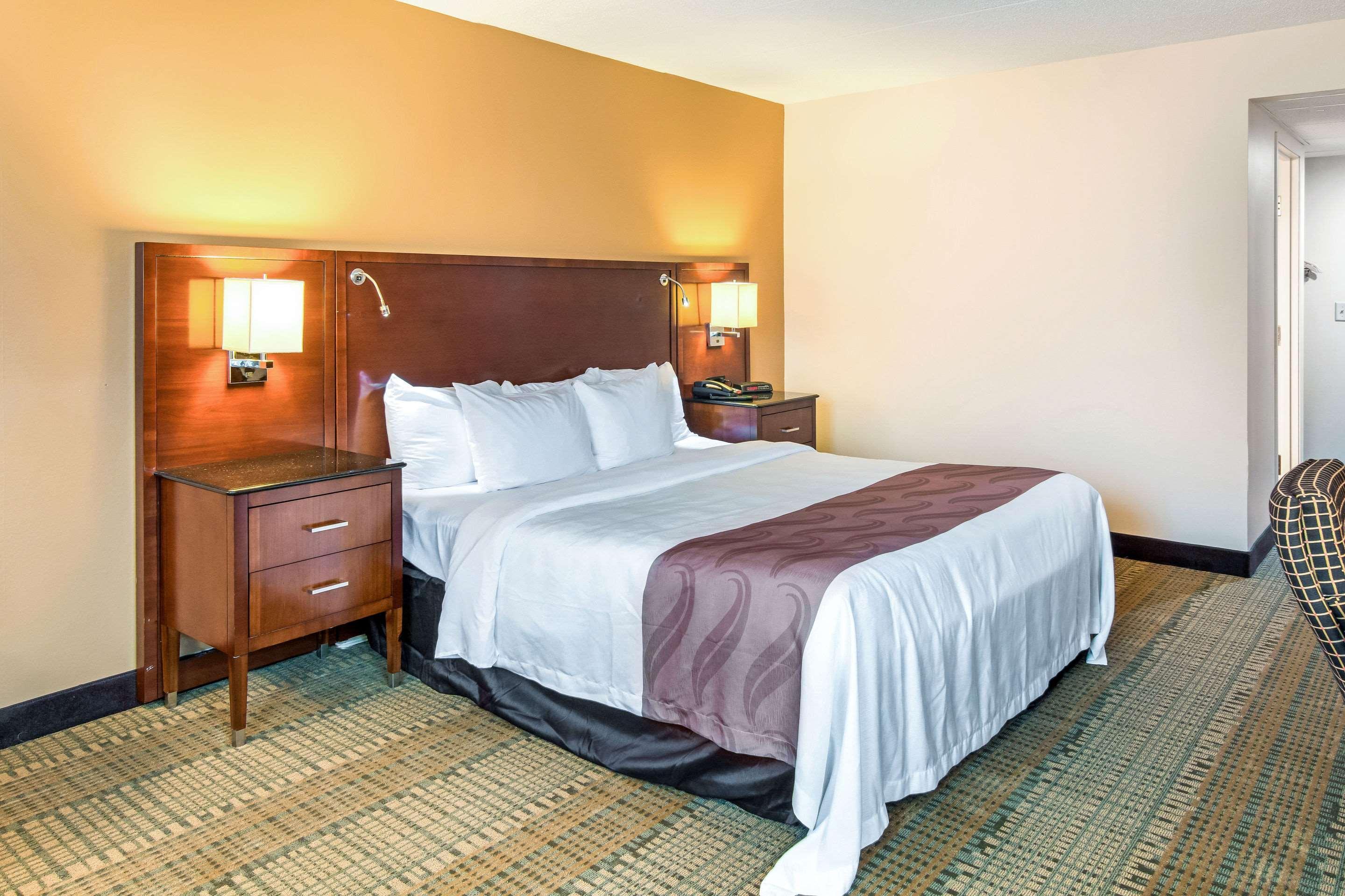 Quality Inn & Suites Virginia Bagian luar foto