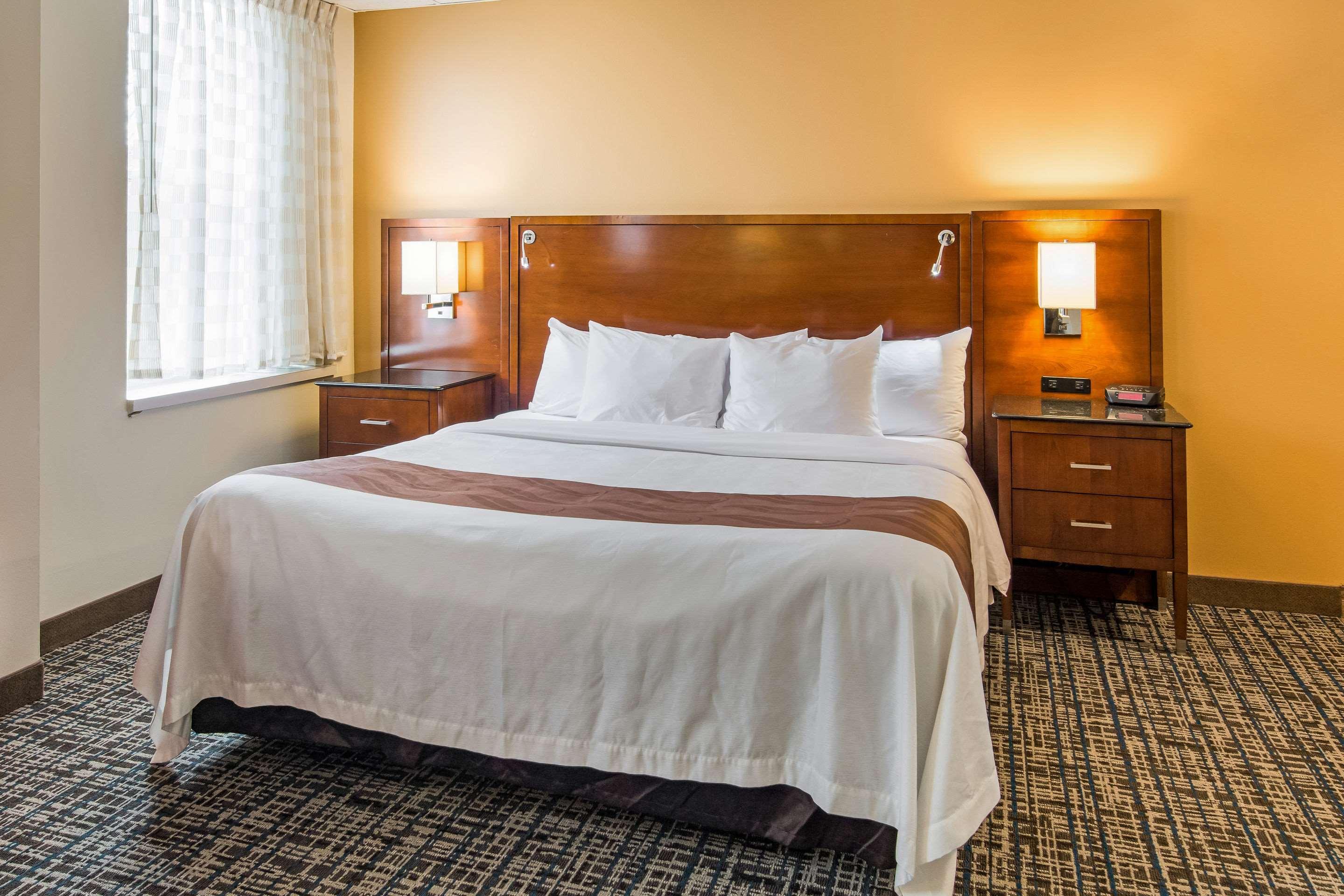 Quality Inn & Suites Virginia Bagian luar foto