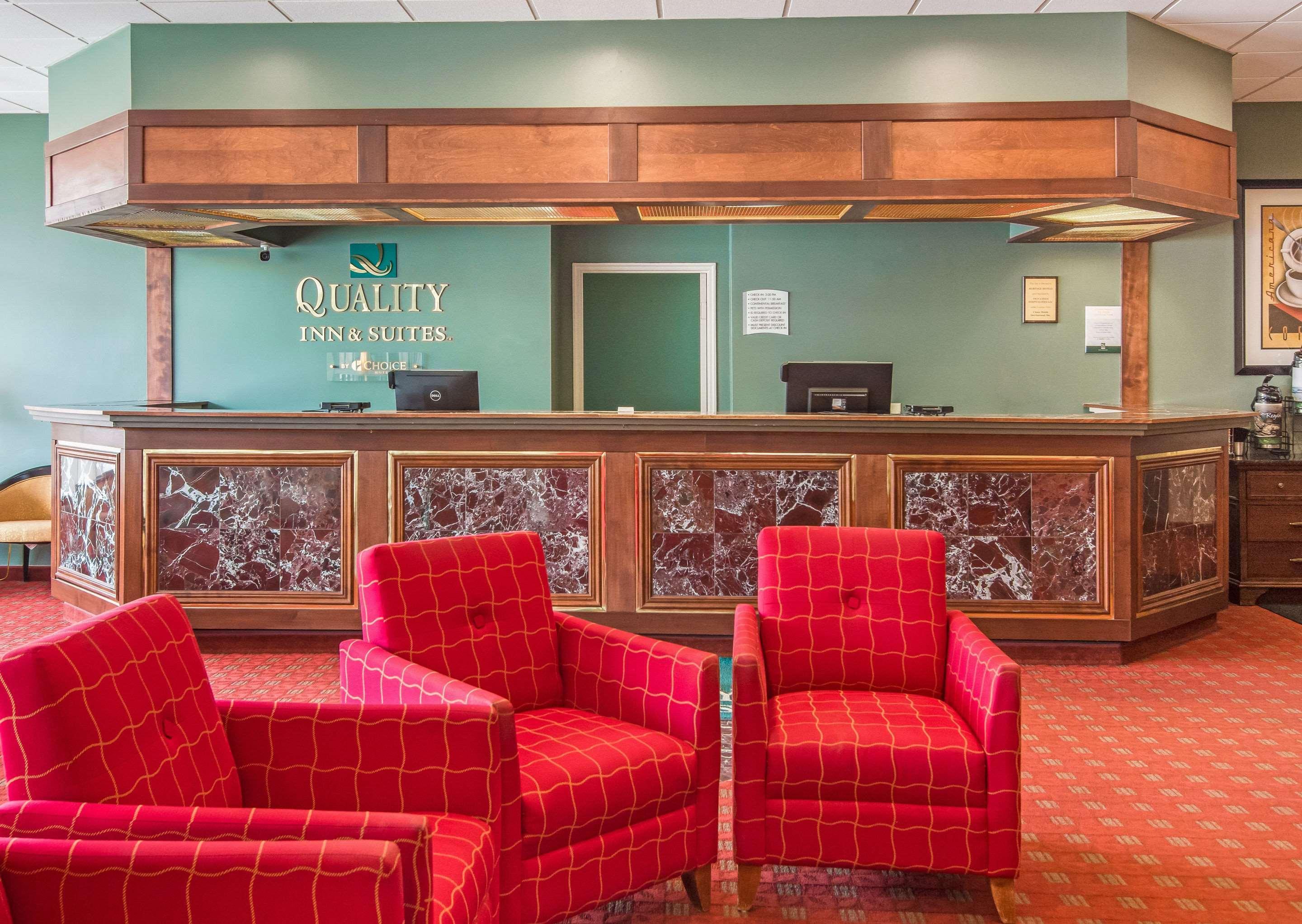 Quality Inn & Suites Virginia Bagian luar foto