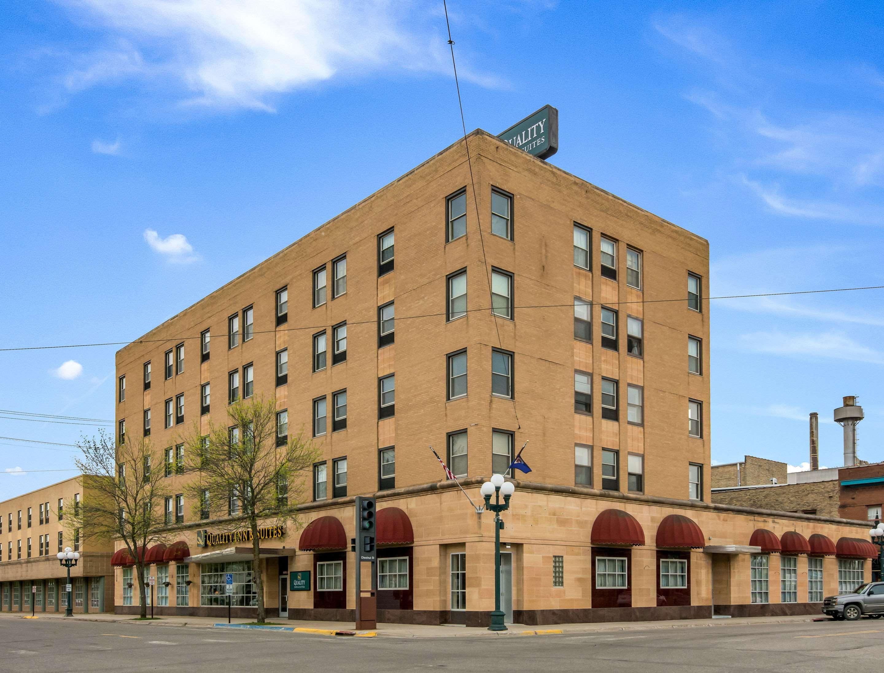 Quality Inn & Suites Virginia Bagian luar foto