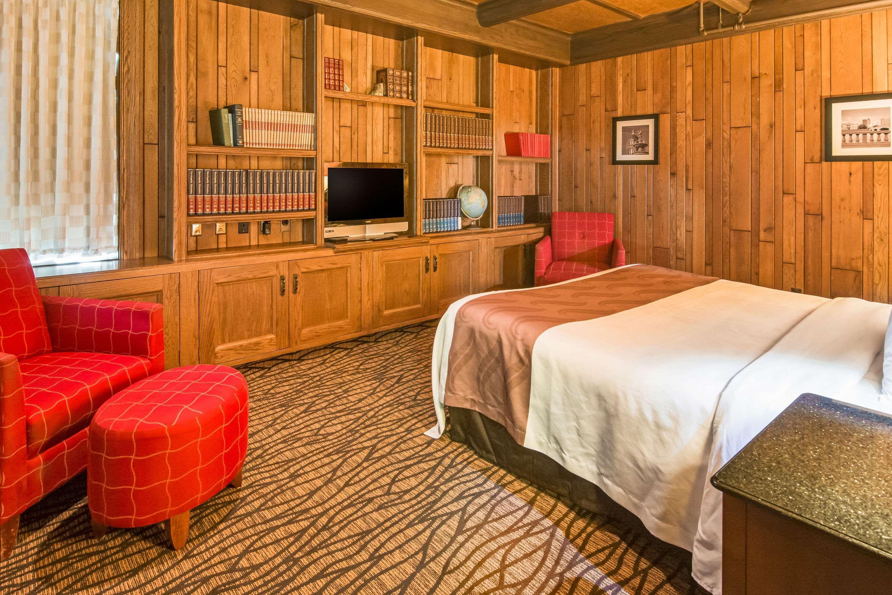 Quality Inn & Suites Virginia Bagian luar foto