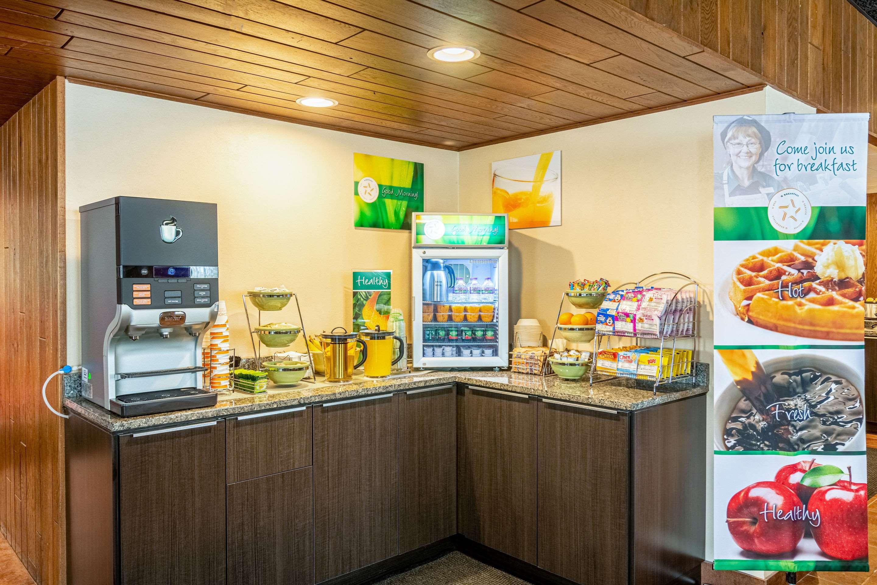 Quality Inn & Suites Virginia Bagian luar foto
