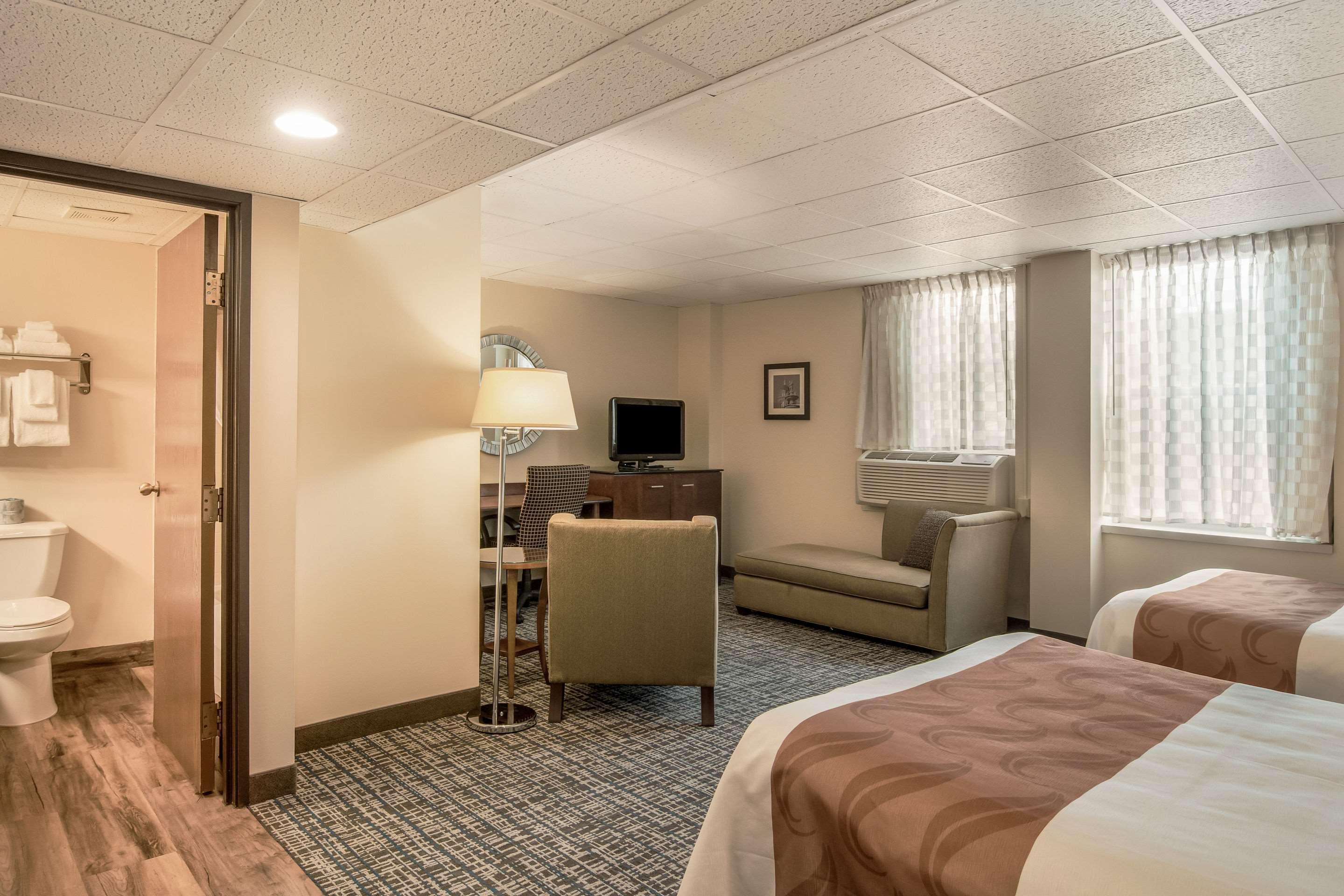 Quality Inn & Suites Virginia Bagian luar foto