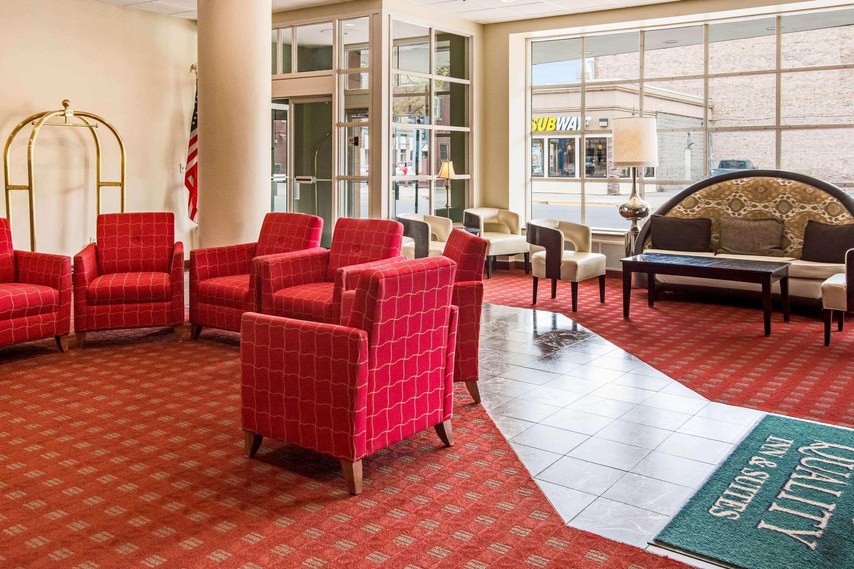 Quality Inn & Suites Virginia Bagian luar foto