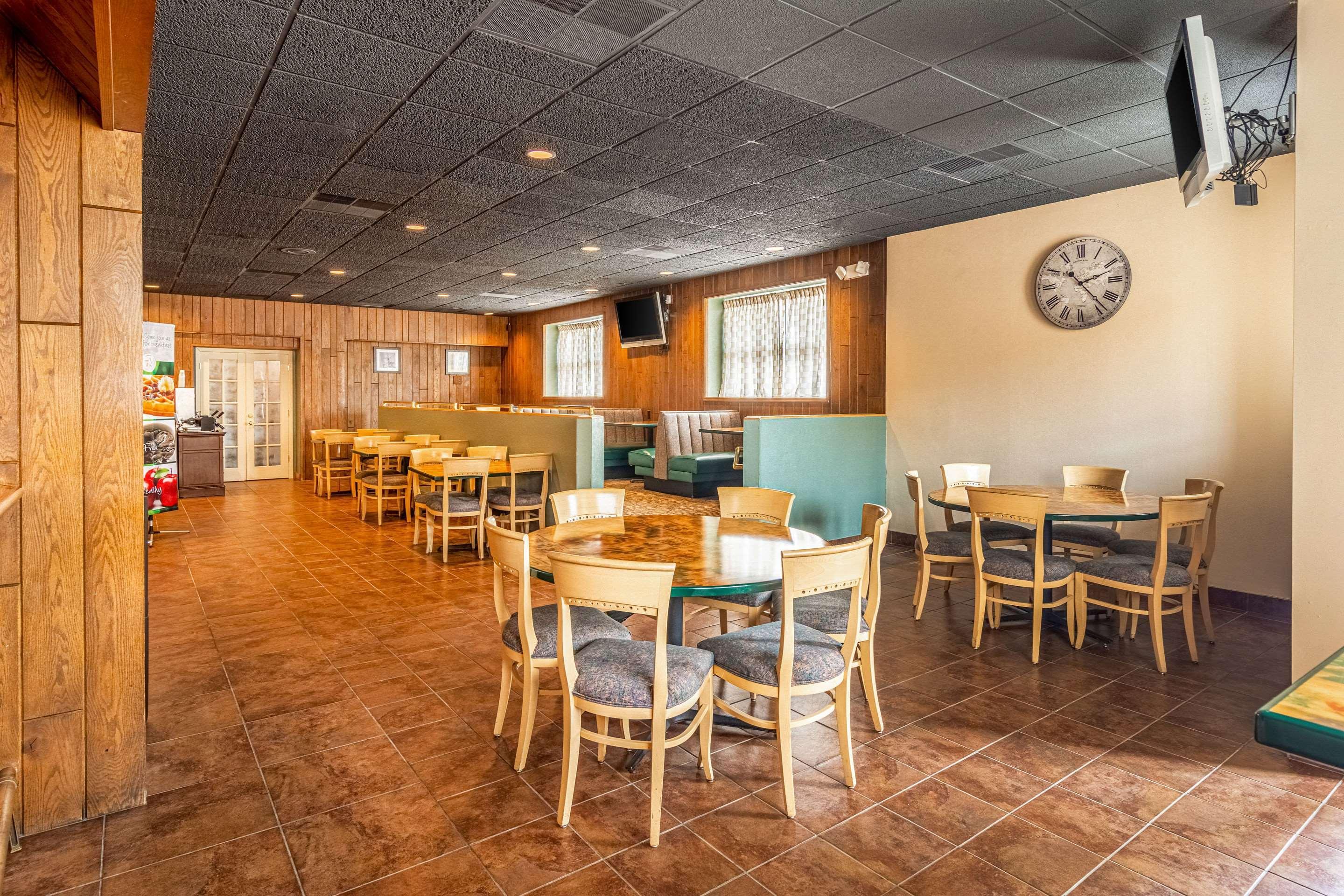 Quality Inn & Suites Virginia Bagian luar foto