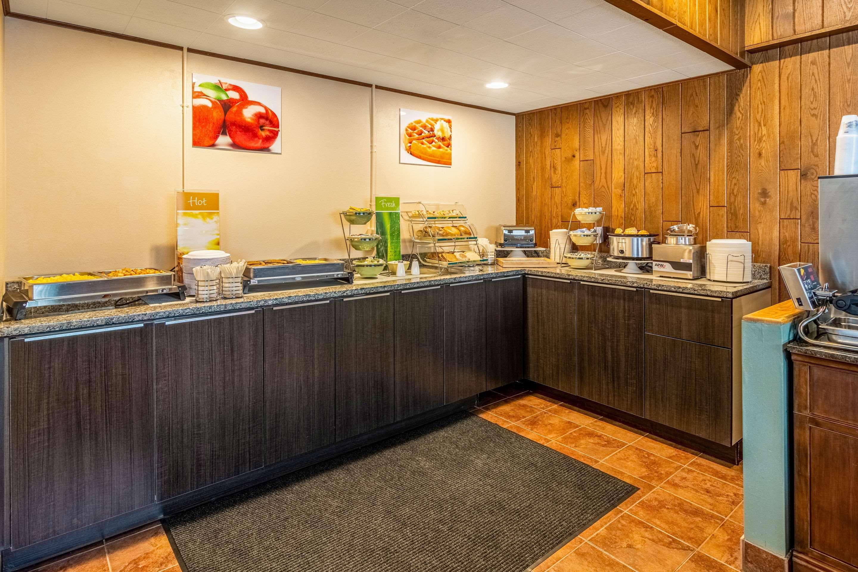 Quality Inn & Suites Virginia Bagian luar foto